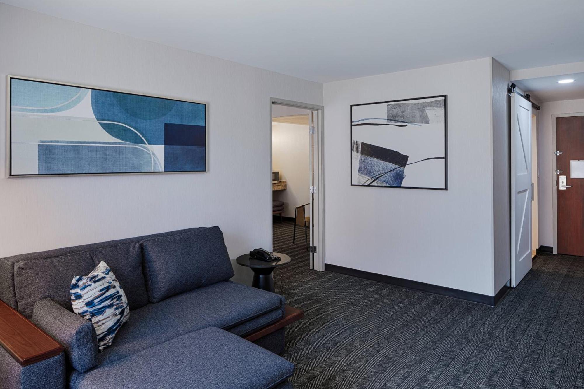 Courtyard By Marriott Springfield Downtown Hotel Exterior foto