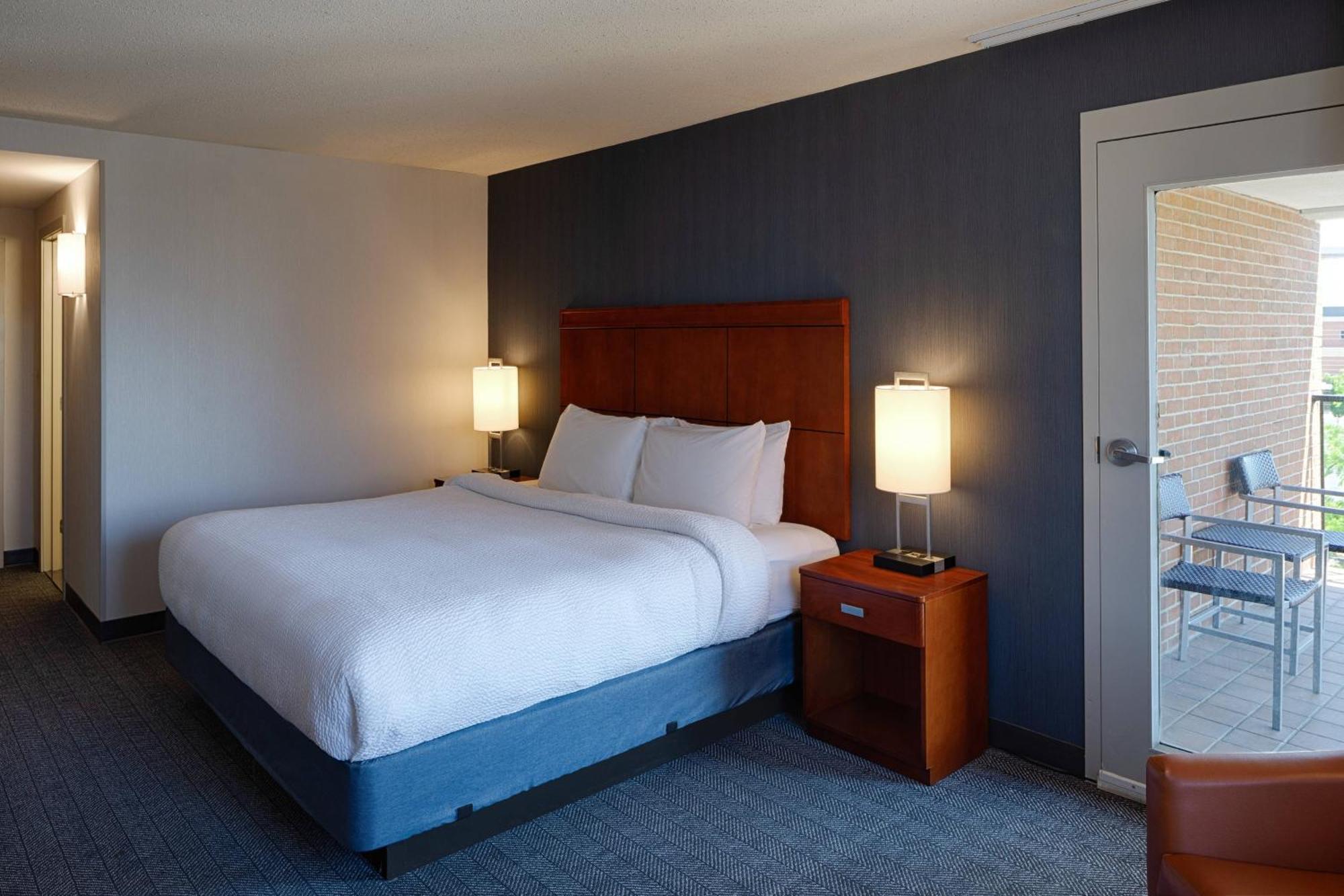 Courtyard By Marriott Springfield Downtown Hotel Exterior foto