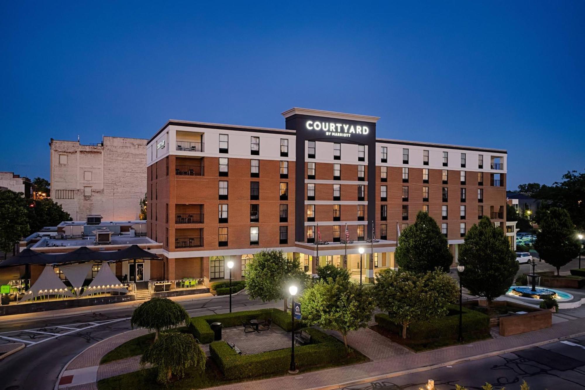 Courtyard By Marriott Springfield Downtown Hotel Exterior foto