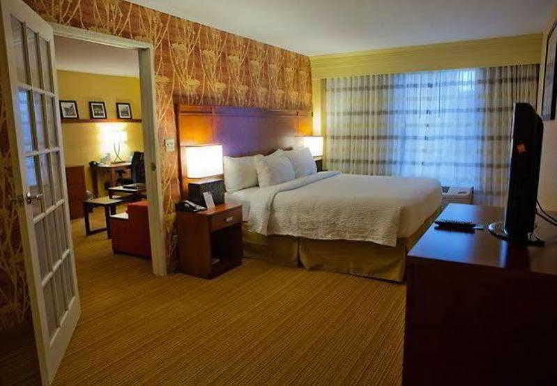 Courtyard By Marriott Springfield Downtown Hotel Exterior foto